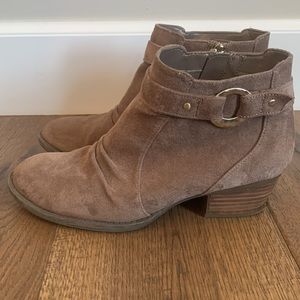 Dr. Scholl’s Memory Foam Booties